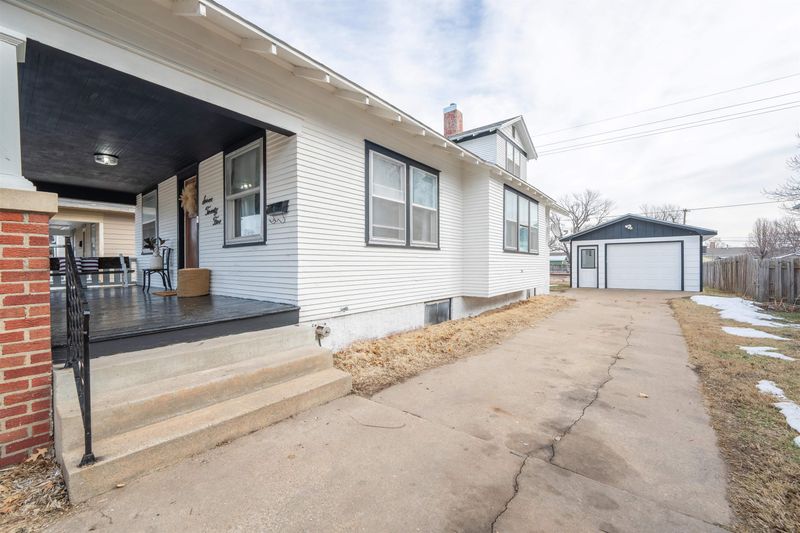 725 S 5th St, Salina, KS 67401