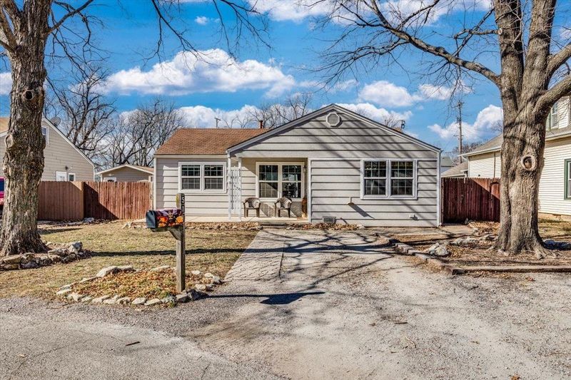 511 S Central Ave, Mulvane, KS 67110