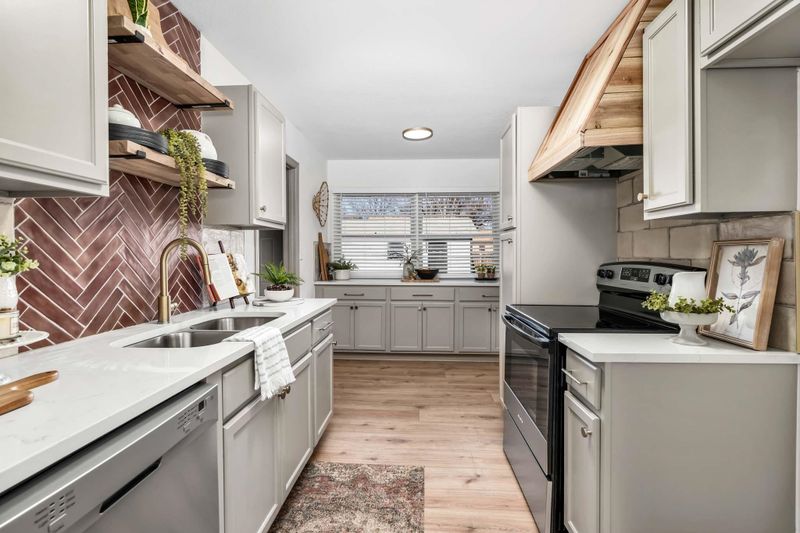 202 Martha Ave, Mulvane, KS 67110-1467