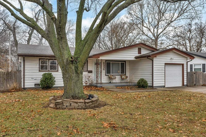 1331 N El Paso Dr, Derby, KS 67037