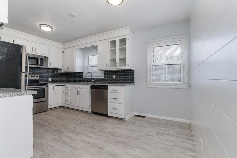 2427 E Aloma St, Wichita, KS 67211