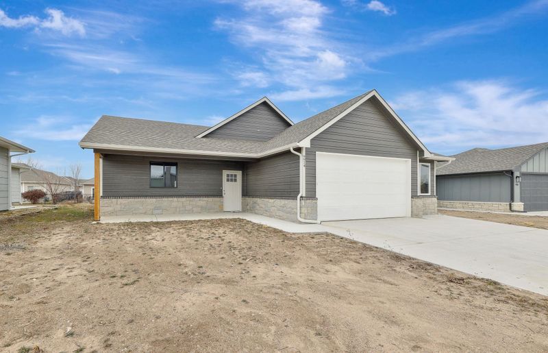 9914 E Annabelle Cir, Wichita, KS 67207