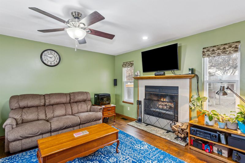 239 E Catalpa Ct, Derby, KS 67037