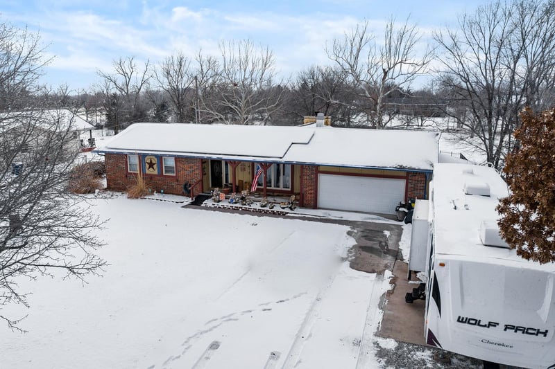 4153 N Parkwood Ln, Bel Aire, KS 67220