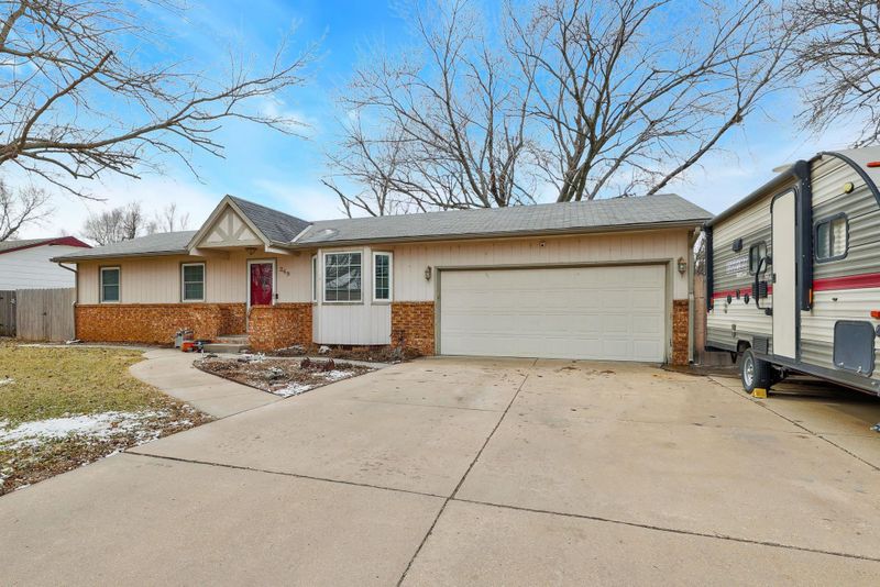 249 N Jane St, Haysville, KS 67060