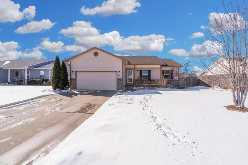 625 S Longbranch Dr, Maize, KS 67101