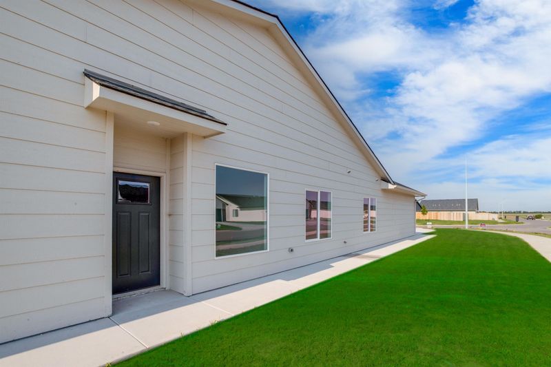 444 W Long Path Ct, Goddard, KS 67052
