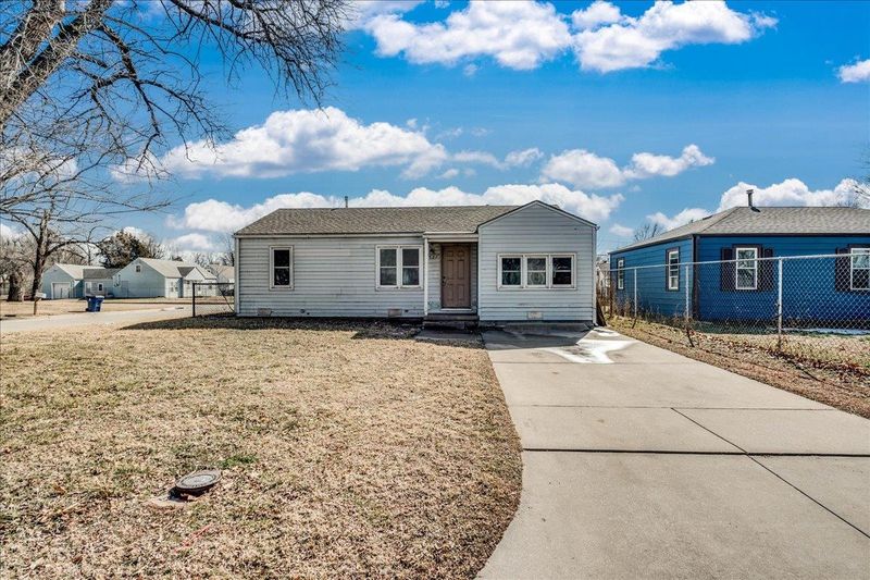1927 E Mcfarland St, Wichita, KS 67219