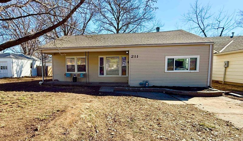 211 Miller Ave, Mulvane, KS 67110
