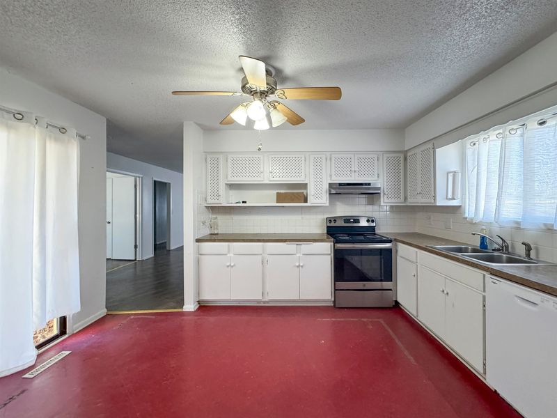 8419 E Harry #203, Wichita, KS 67207
