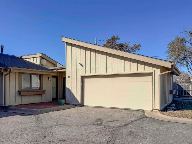 8419 E Harry #203, Wichita, KS 67207