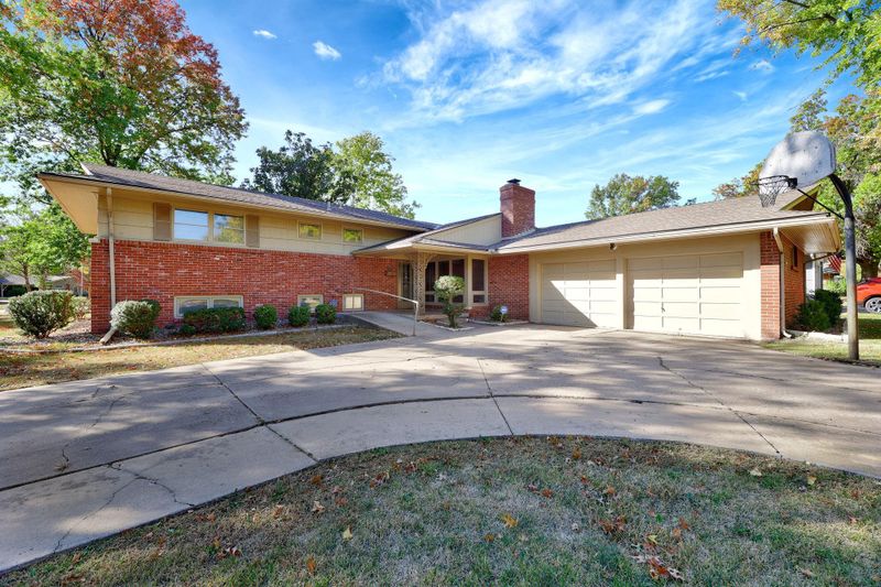 6519 E Jacqueline St, Wichita, KS 67206