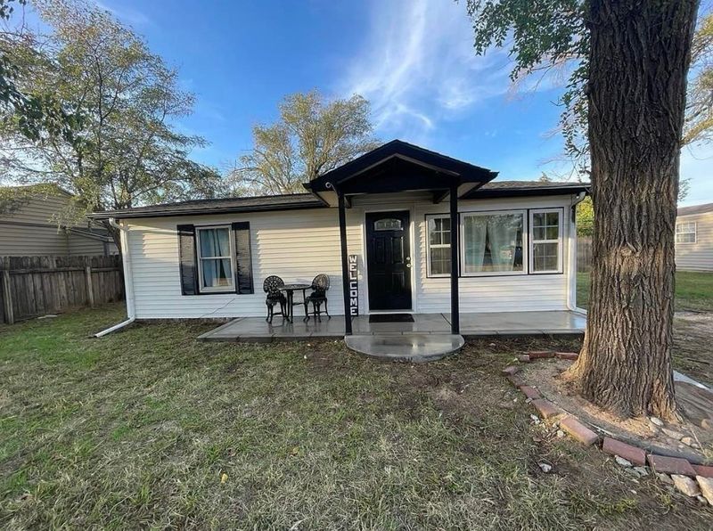5820 W Murdock, Wichita, KS 67212
