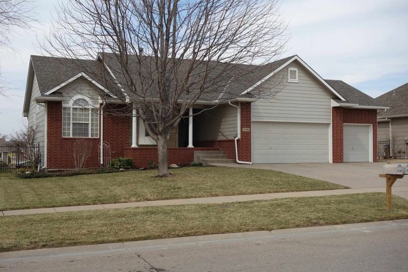 2925 N Rough Creek Rd, Derby, KS 67037