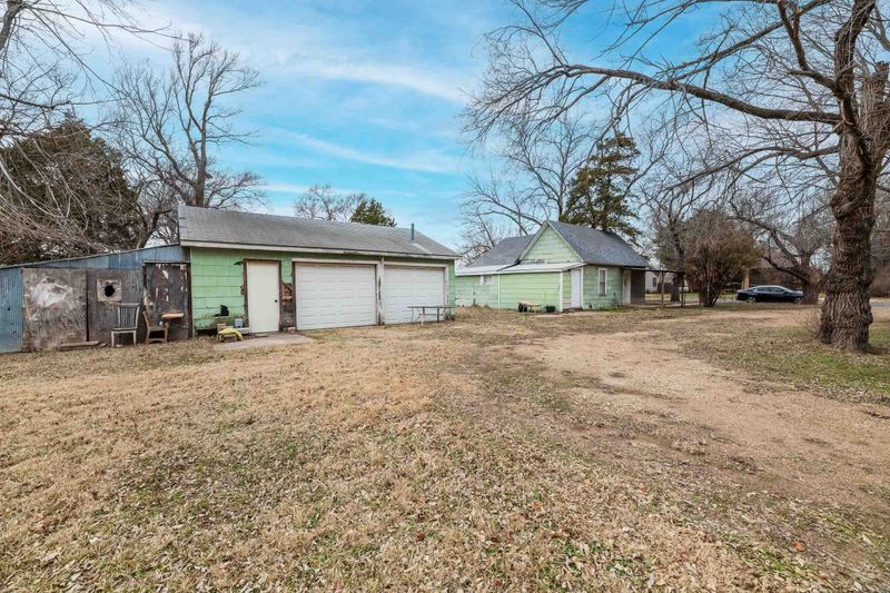 573 W 1st, Valley Center, KS 67147