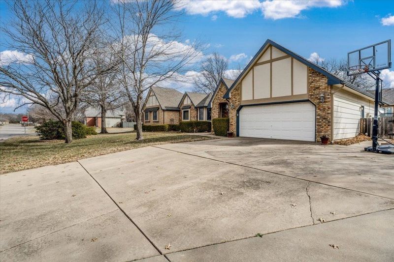 500 S Timber Ridge St, Derby, KS 67037