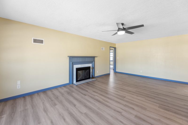2819 E Menlo St, Wichita, KS 67211