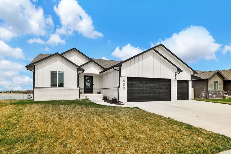 820 E Sunset St, Goddard, KS 67052