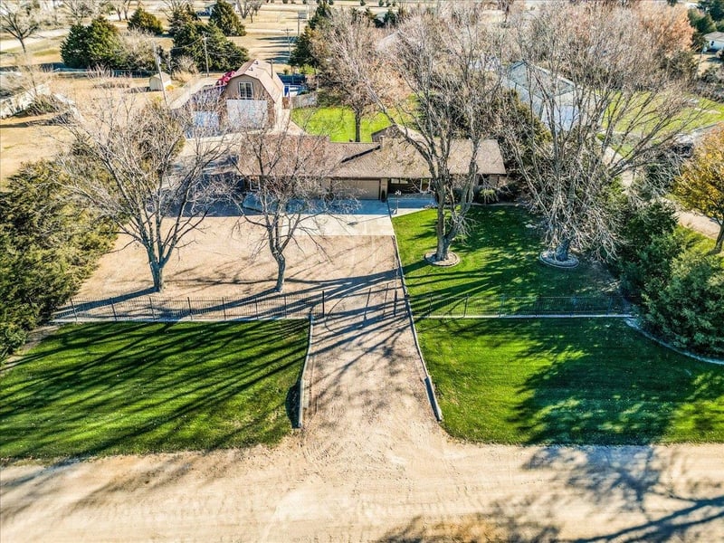 1440 N Estate Rd, Peck, KS 67120