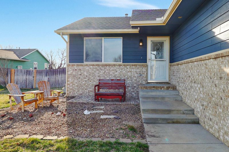 2001 E Spring Hill Ct, Goddard, KS 67052