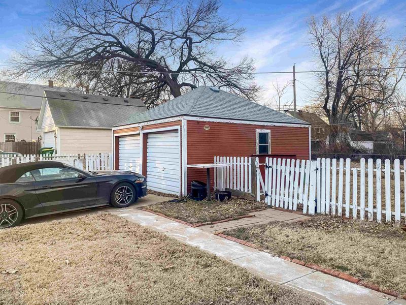 3918 E Orme St #3920 E Orme St, Wichita, KS 67218
