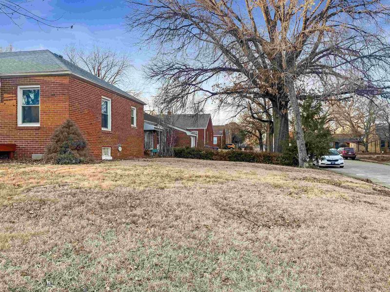 3918 E Orme St #3920 E Orme St, Wichita, KS 67218