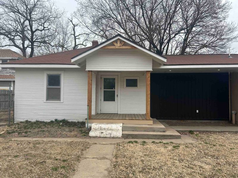 2142 W Maple St, Wichita, KS 67213