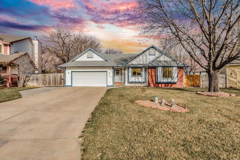118 E Oak Meadows, Derby, KS 67037