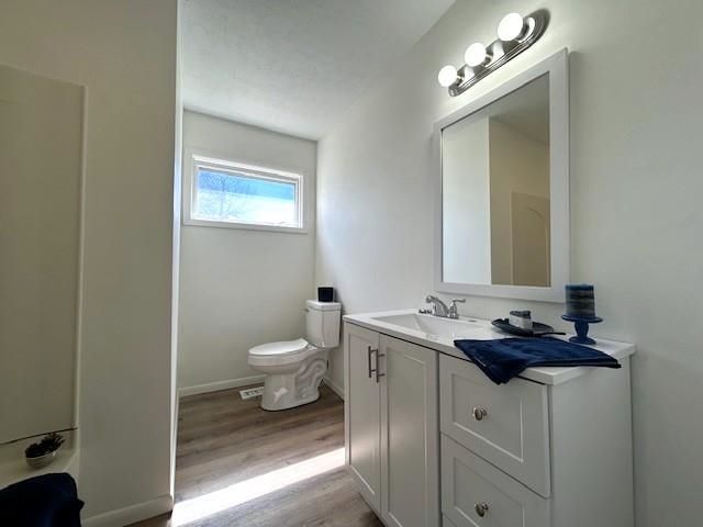 924 E Kirwin Ave, Salina, KS 67401