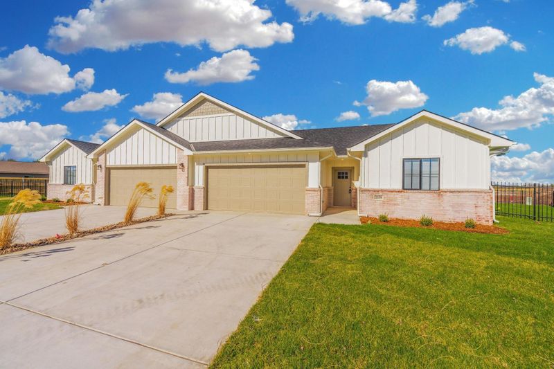 2328 S Spring Hill Ct, Goddard, KS 67052