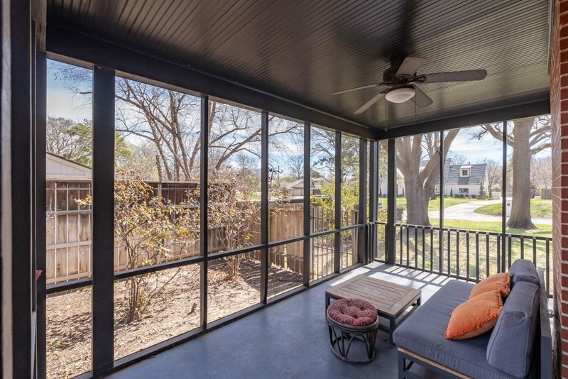 40 E Norfolk Dr, Eastborough, KS 67206