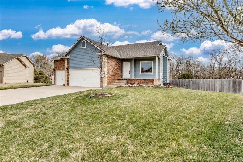 2136 E Brookstone St, Derby, KS 67037