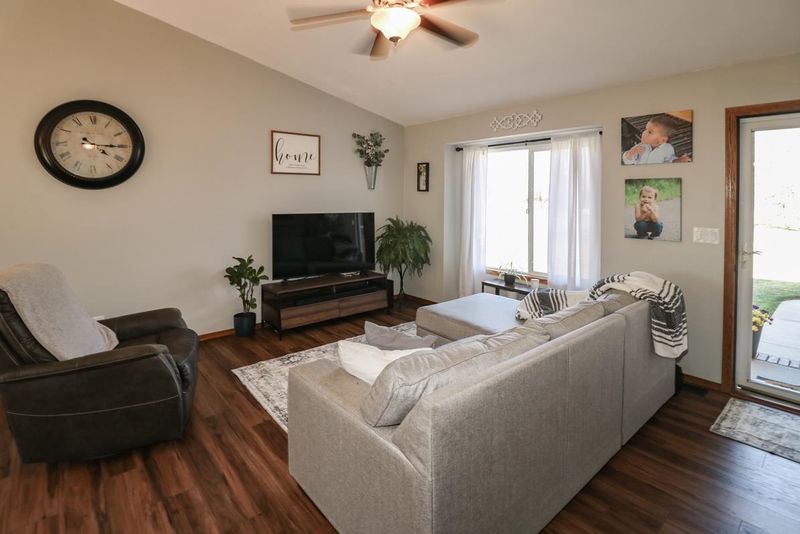 1729 N Wedgewood Ct, Mulvane, KS 67110