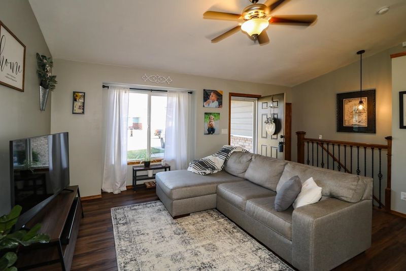 1729 N Wedgewood Ct, Mulvane, KS 67110