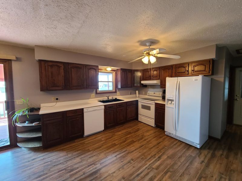 903 Holloway Ln, Winfield, KS 67156