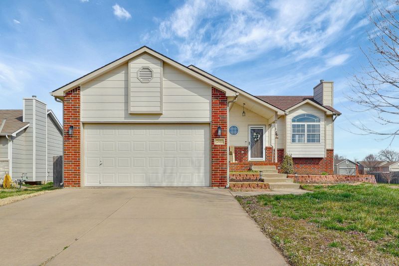 2558 E Cambridge Ct, Park City, KS 67219