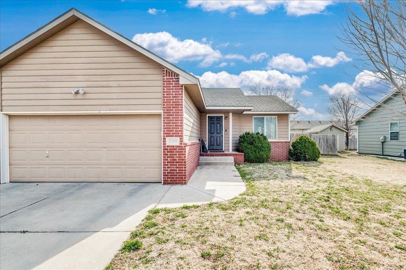 2308 Old Main St, Newton, KS 67114