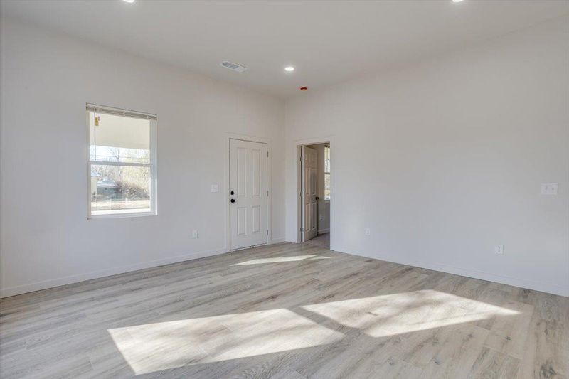 2928 E Funston St, Wichita, KS 67211