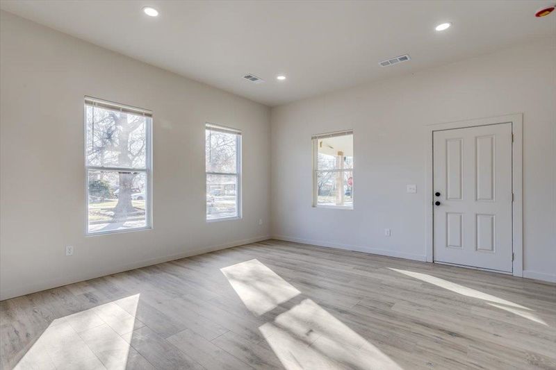 2928 E Funston St, Wichita, KS 67211