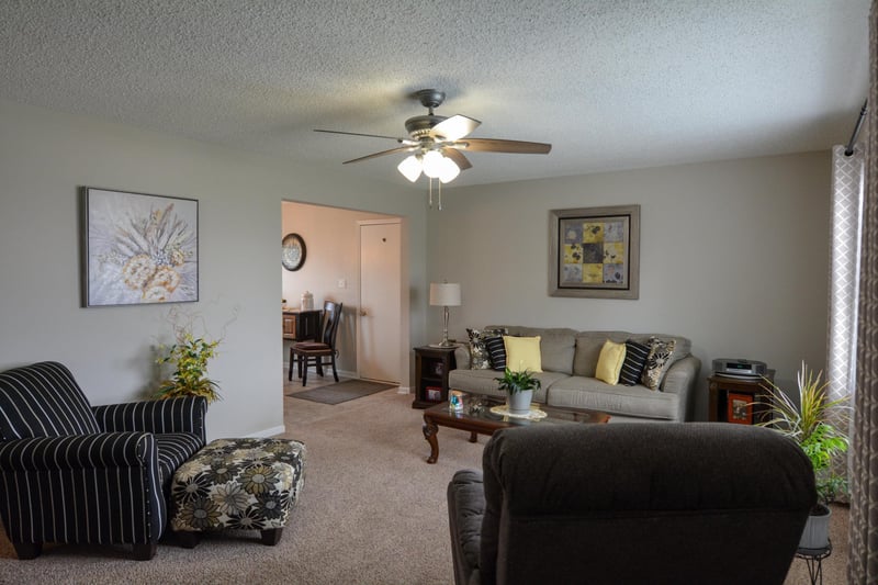 251 N Pratt St, Mount Hope, KS 67108