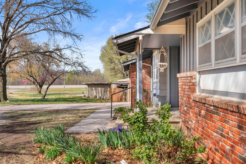 15 Circle Dr, Mulvane, KS 67110