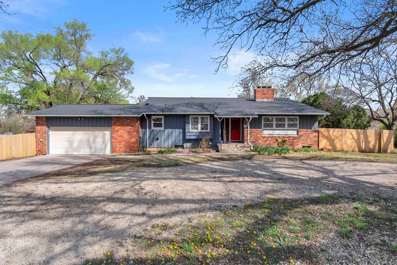 15 Circle Dr, Mulvane, KS 67110