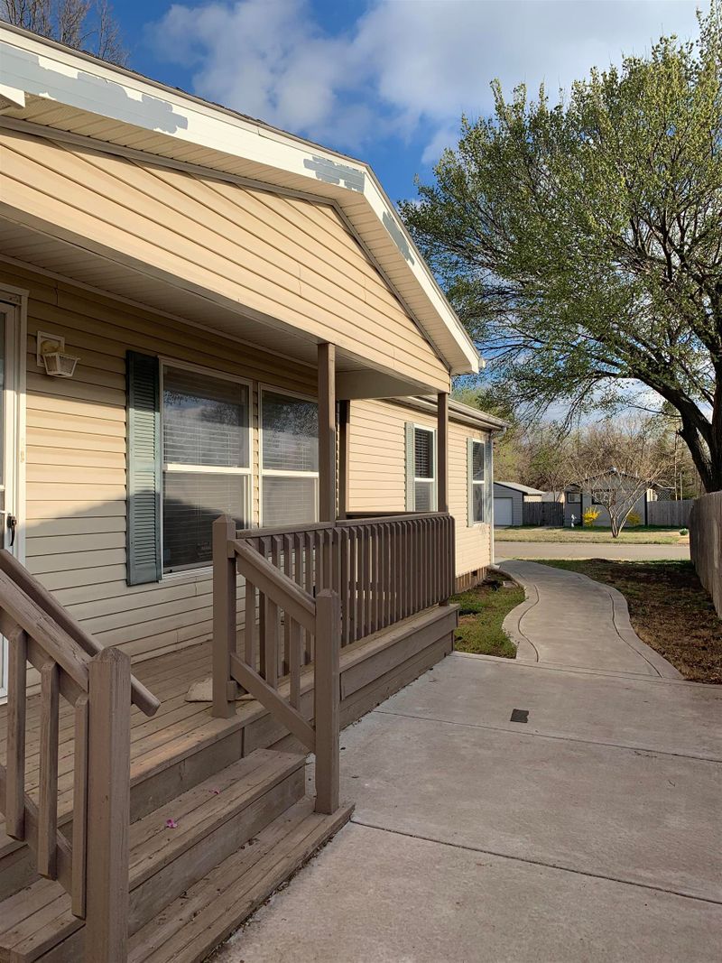 4216 E Jonquil Cir, Wichita, KS 67210