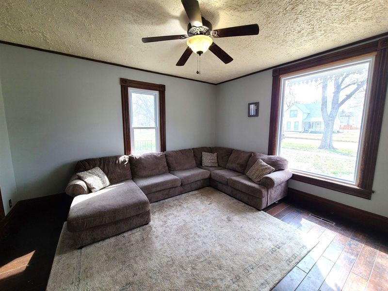 232 N 2nd St, Lindsborg, KS 67456