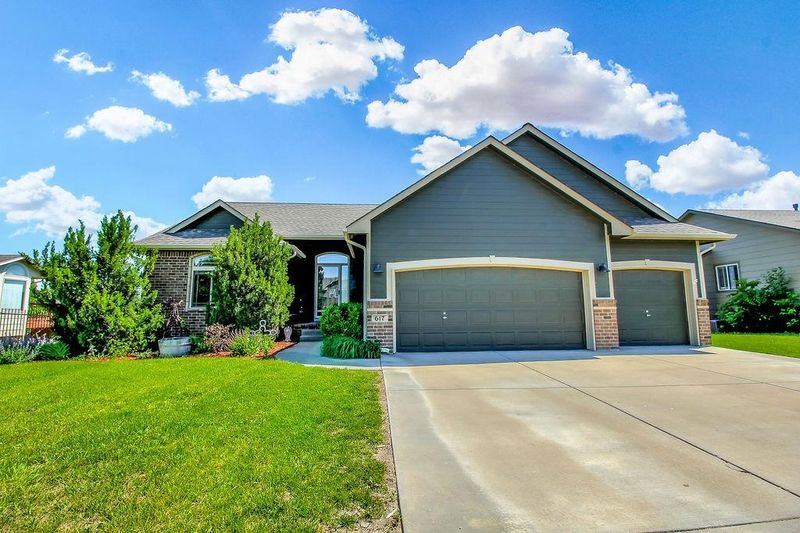 617 W Fieldstone Ct, Andover, KS 67002