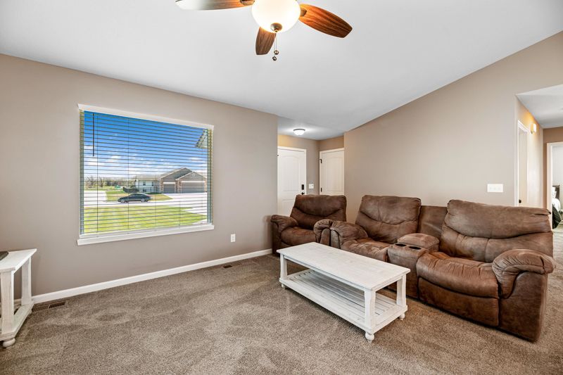 10583 Sondra Ct, Maize, KS 67101
