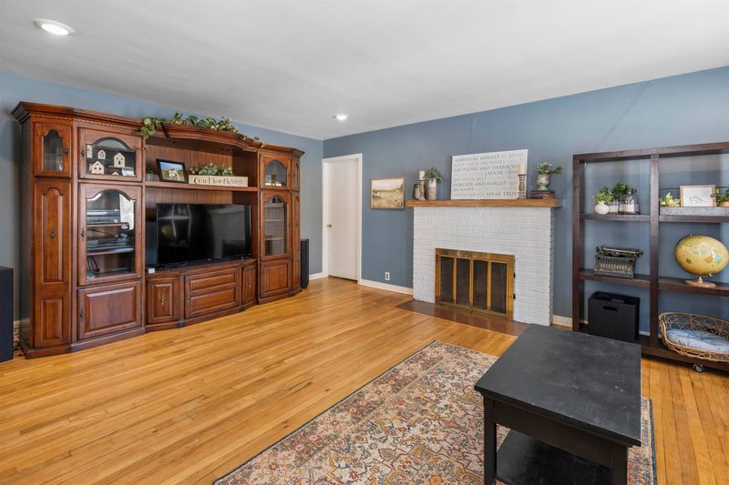 428 College St, Halstead, KS 67056