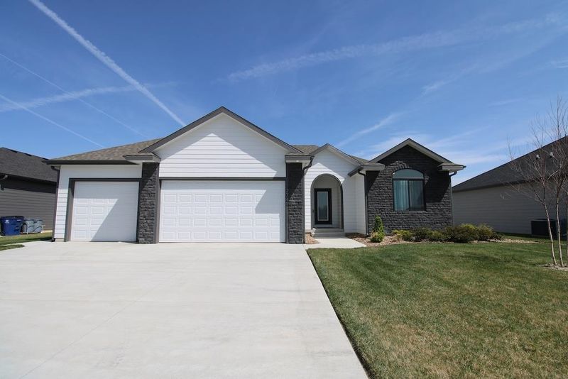 2749 Wet Stone Dr, Salina, KS 67401