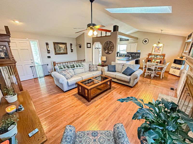 4557 N Eagle Lake Dr, Bel Aire, KS 67220