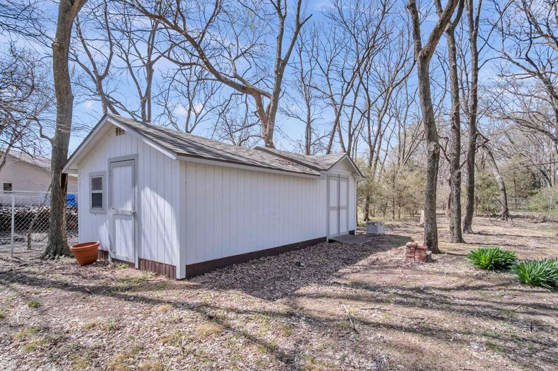 628 Mockingbird Ln, Newton, KS 67114